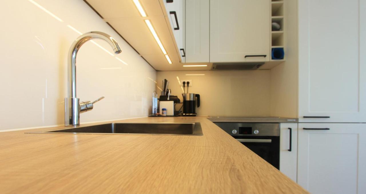 Lustica Bay Magnolia Apartment ติวัต ภายนอก รูปภาพ